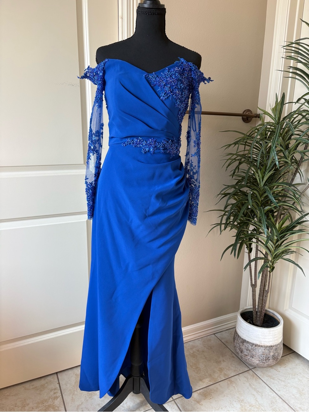 Elegant Off-Shoulder Royal Blue Evening Gown
